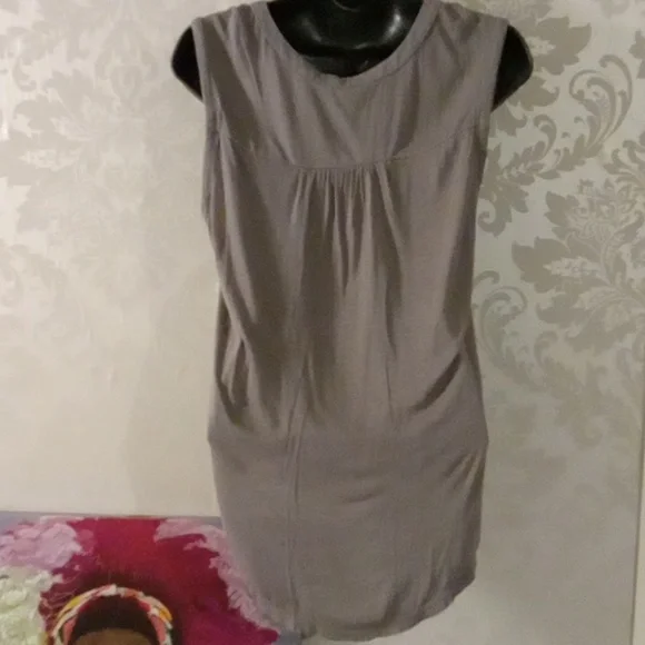 American Eagle Outfitters Gray Asymmetrical Sequin Tank Top - Picture 3 of 5